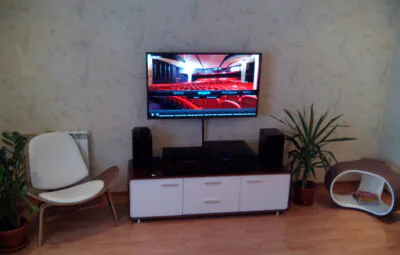 LCD (ЖК) панель 4К 32 дюйма (81 см)